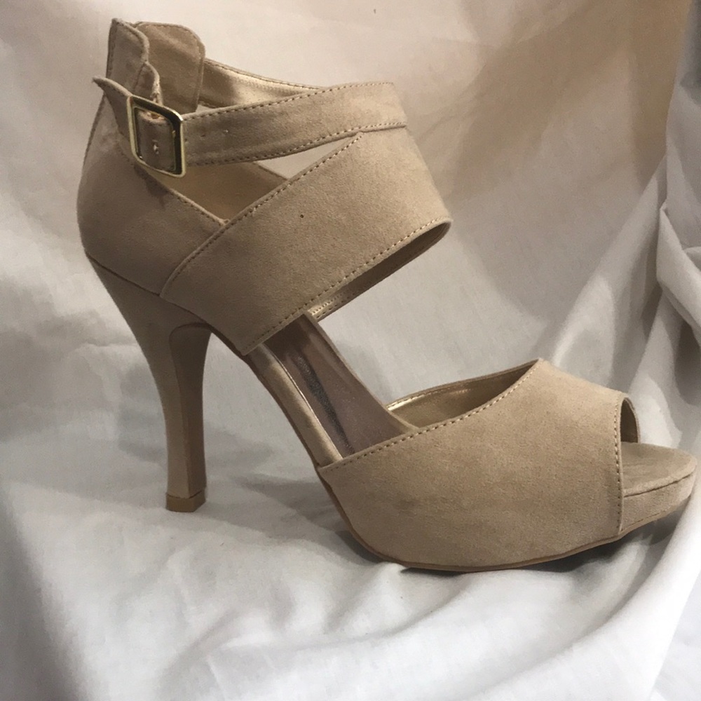 Nude heel